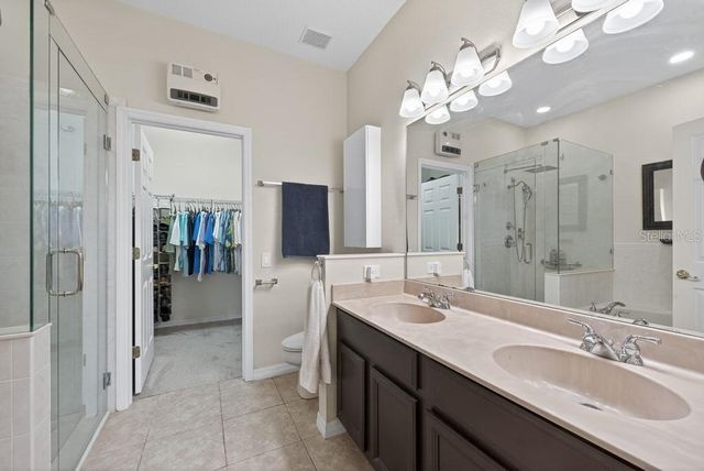 1063 PASEO DEL RIO NE, St Petersburg, FL 33702