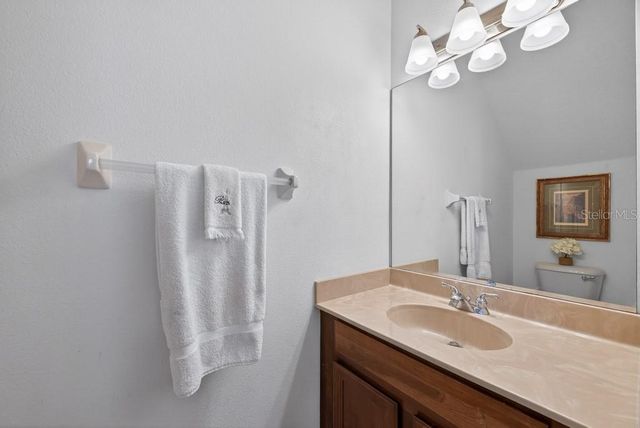 1063 PASEO DEL RIO NE, St Petersburg, FL 33702