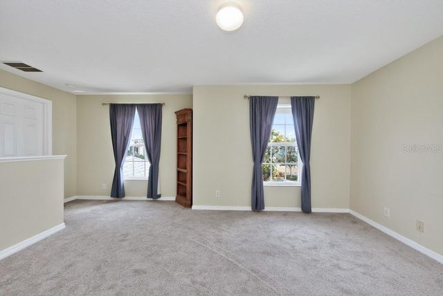 1063 PASEO DEL RIO NE, St Petersburg, FL 33702