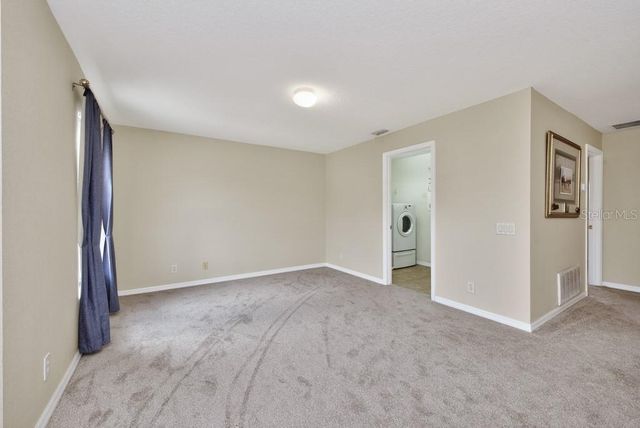 1063 PASEO DEL RIO NE, St Petersburg, FL 33702