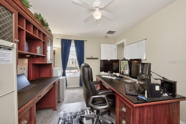 1063 PASEO DEL RIO NE, St Petersburg, FL 33702