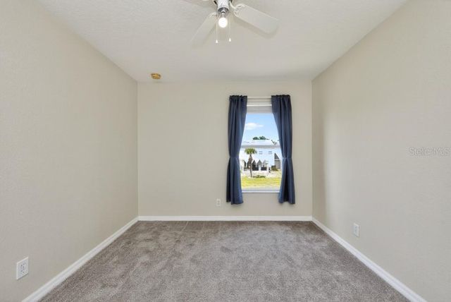 1063 PASEO DEL RIO NE, St Petersburg, FL 33702