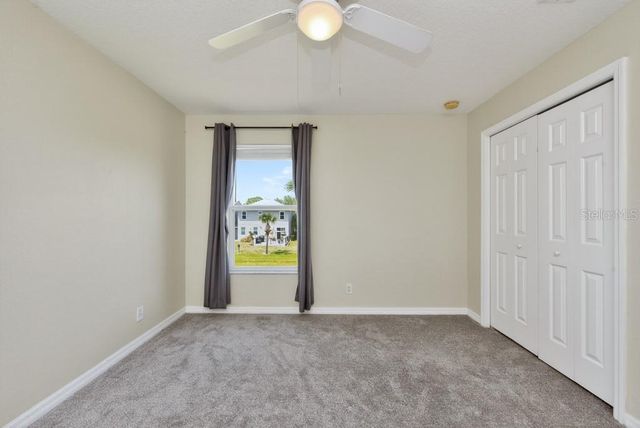 1063 PASEO DEL RIO NE, St Petersburg, FL 33702