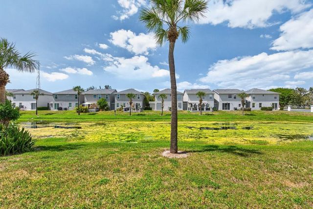 1063 PASEO DEL RIO NE, St Petersburg, FL 33702