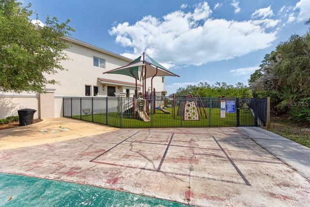 1063 PASEO DEL RIO NE, St Petersburg, FL 33702