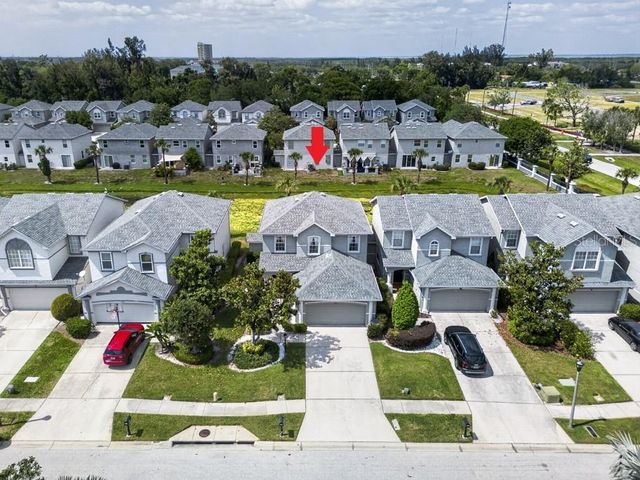 1063 PASEO DEL RIO NE, St Petersburg, FL 33702