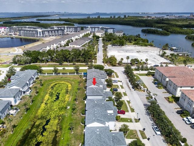 1063 PASEO DEL RIO NE, St Petersburg, FL 33702