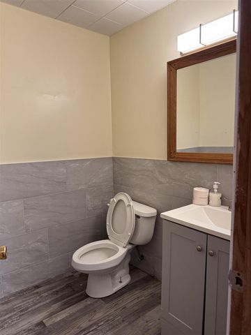 5455 S Wayne Road, Wayne, MI 48184