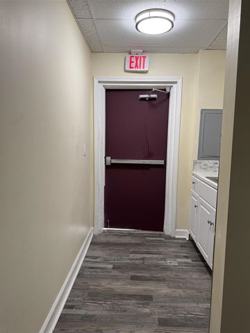 5455 S Wayne Road, Wayne, MI 48184