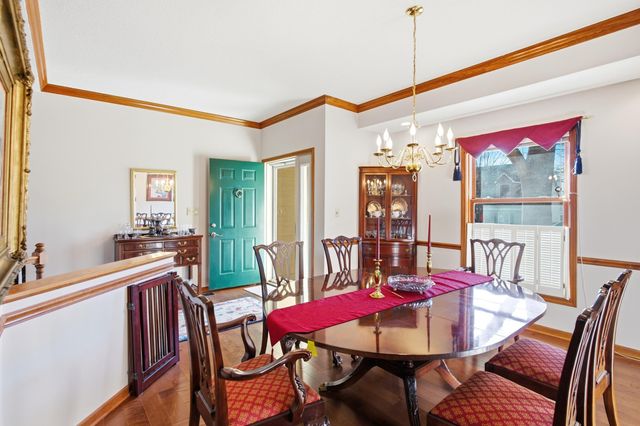 2412 HILLSHIRE DR, Columbia, MO 65203