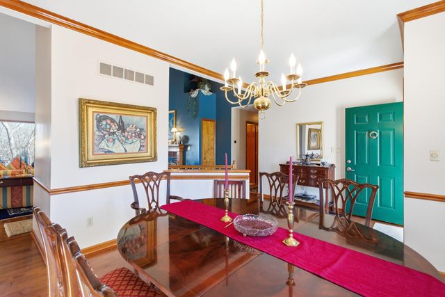2412 HILLSHIRE DR, Columbia, MO 65203