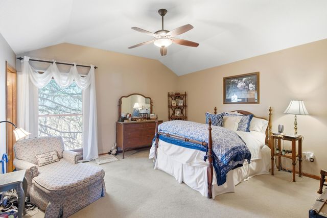 2412 HILLSHIRE DR, Columbia, MO 65203