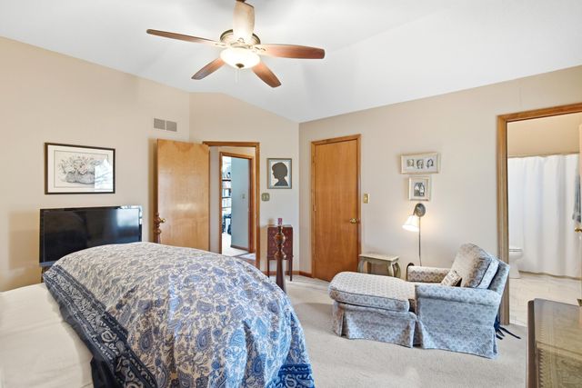 2412 HILLSHIRE DR, Columbia, MO 65203
