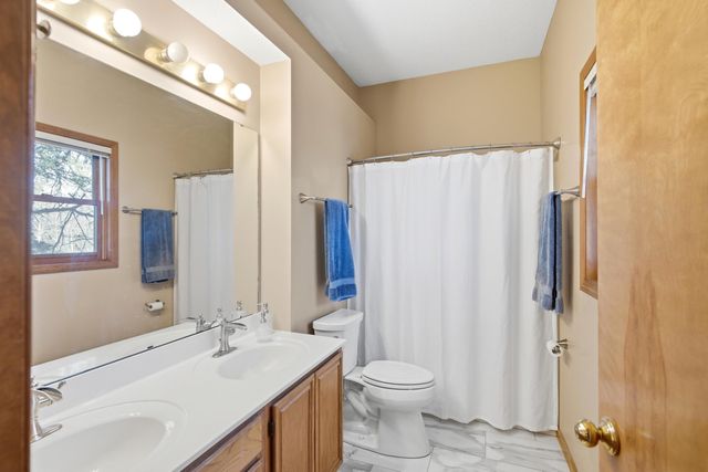 2412 HILLSHIRE DR, Columbia, MO 65203