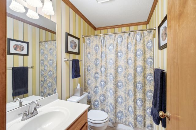 2412 HILLSHIRE DR, Columbia, MO 65203
