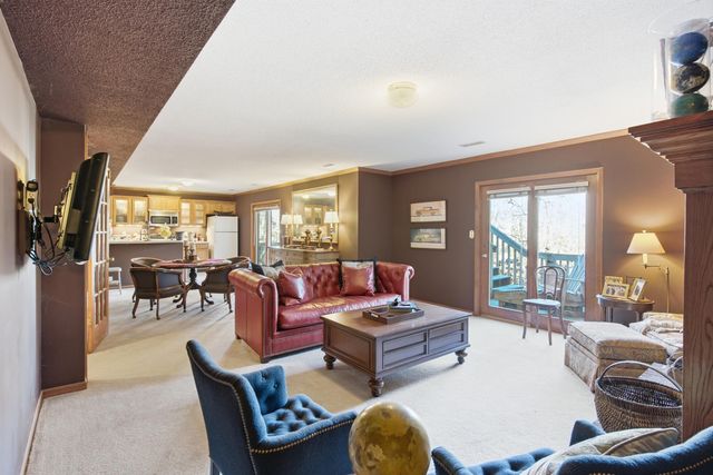 2412 HILLSHIRE DR, Columbia, MO 65203