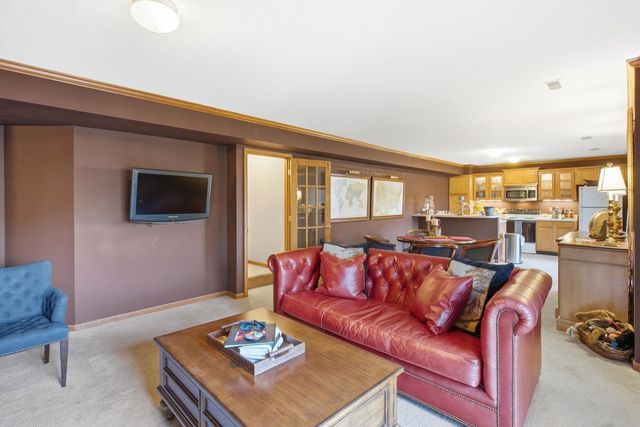 2412 HILLSHIRE DR, Columbia, MO 65203