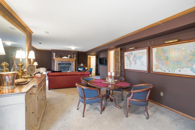2412 HILLSHIRE DR, Columbia, MO 65203