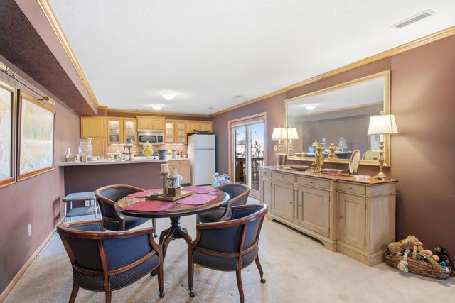 2412 HILLSHIRE DR, Columbia, MO 65203