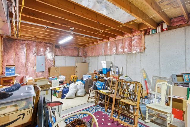 2412 HILLSHIRE DR, Columbia, MO 65203