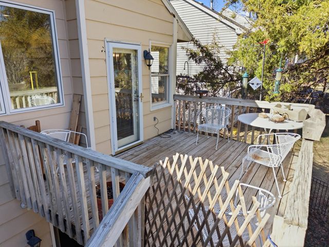 2412 HILLSHIRE DR, Columbia, MO 65203