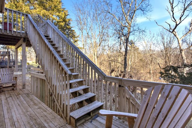 2412 HILLSHIRE DR, Columbia, MO 65203