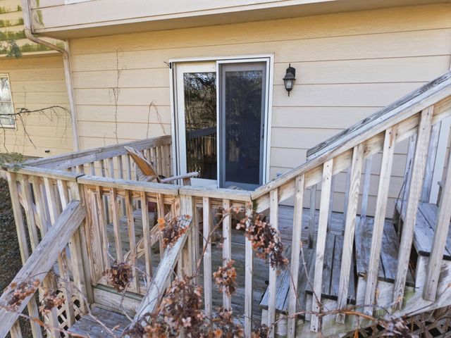 2412 HILLSHIRE DR, Columbia, MO 65203