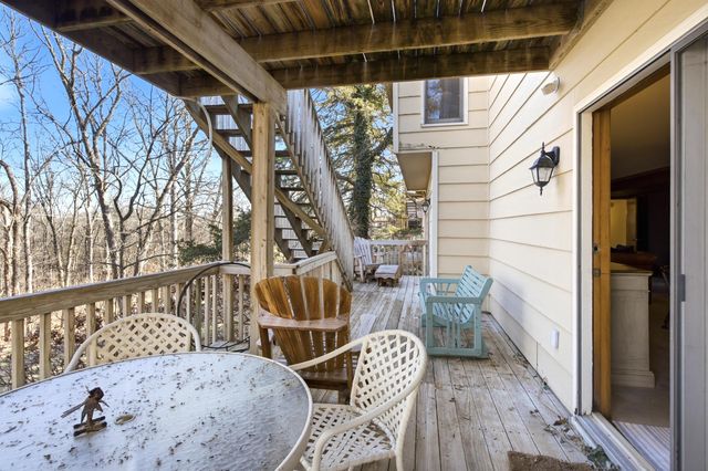 2412 HILLSHIRE DR, Columbia, MO 65203