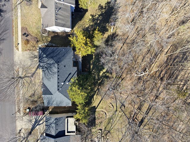 2412 HILLSHIRE DR, Columbia, MO 65203