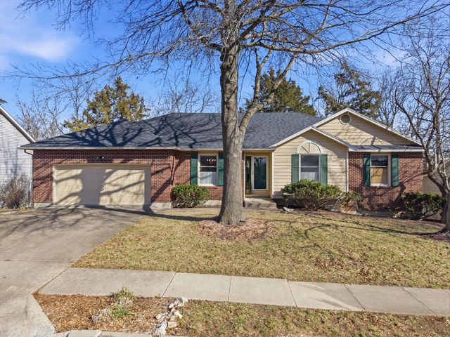 2412 HILLSHIRE DR, Columbia, MO 65203