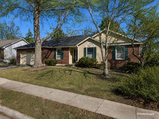 2412 HILLSHIRE DR, Columbia, MO 65203