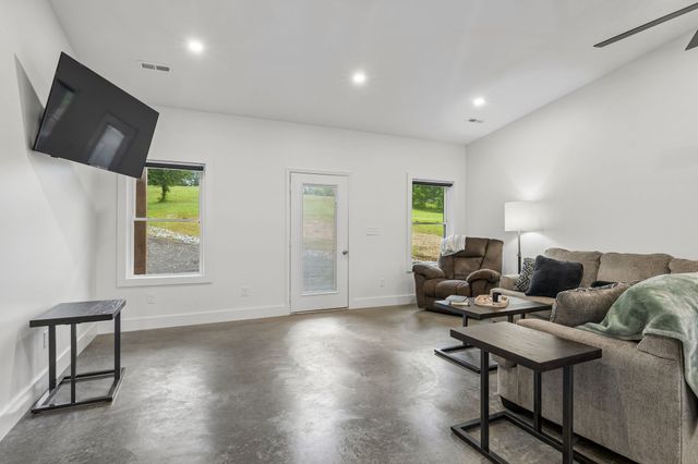 1183 Saddle Tree Rd, Ashland City, TN 37015