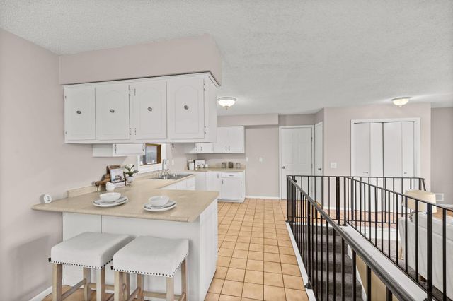 6649 Kentucky Avenue N, Brooklyn Park, MN 55428