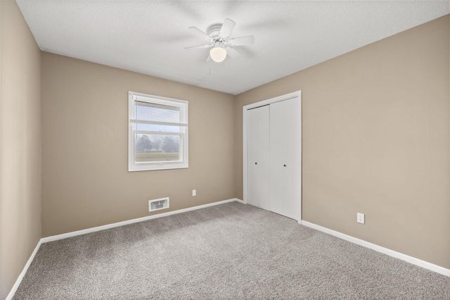 6649 Kentucky Avenue N, Brooklyn Park, MN 55428