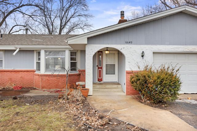 6649 Kentucky Avenue N, Brooklyn Park, MN 55428