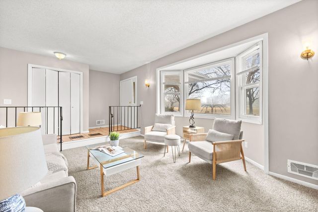 6649 Kentucky Avenue N, Brooklyn Park, MN 55428