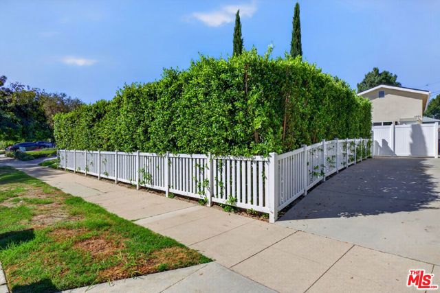 1913 N Manning Street, Burbank, CA 91505