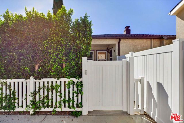 1913 N Manning Street, Burbank, CA 91505