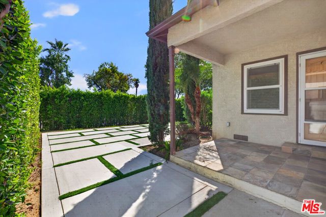 1913 N Manning Street, Burbank, CA 91505