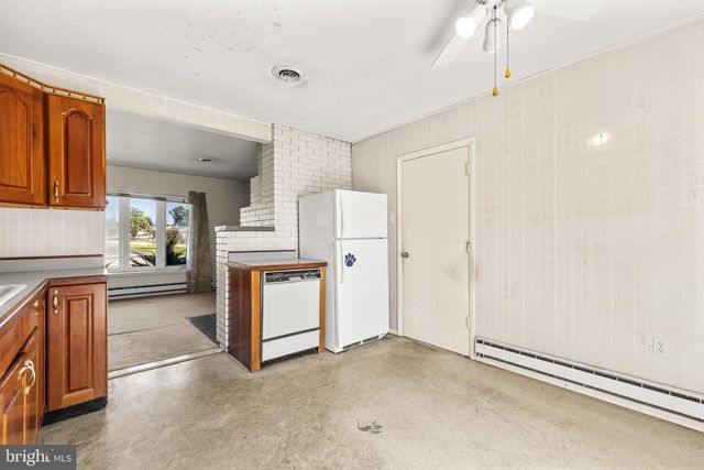 802 RICHWILL LN, York, PA 17404