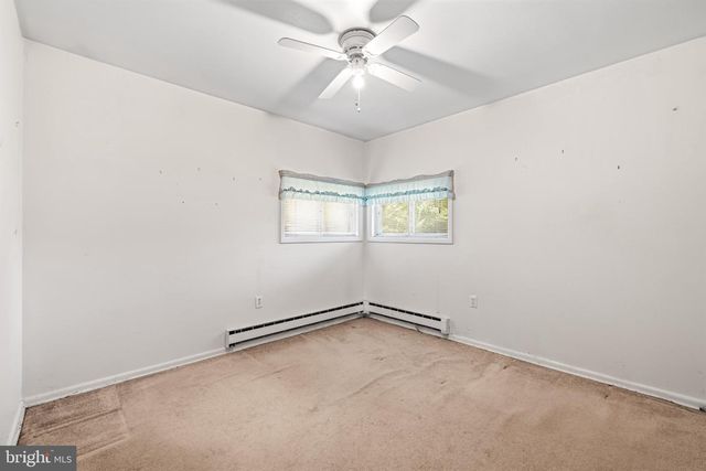 802 RICHWILL LN, York, PA 17404