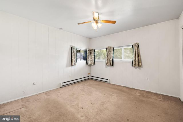 802 RICHWILL LN, York, PA 17404