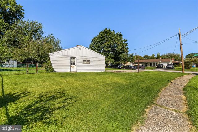 802 RICHWILL LN, York, PA 17404