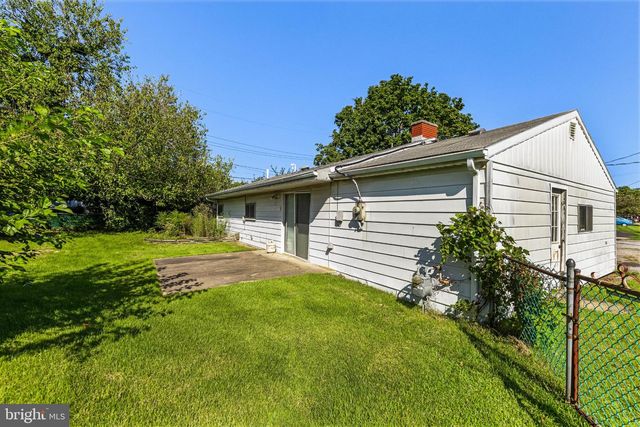 802 RICHWILL LN, York, PA 17404