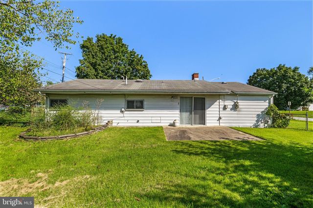 802 RICHWILL LN, York, PA 17404