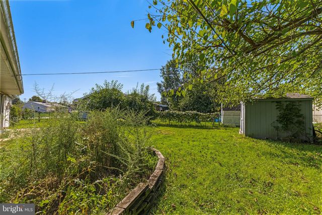 802 RICHWILL LN, York, PA 17404