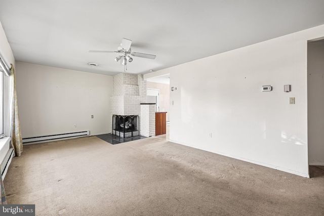 802 RICHWILL LN, York, PA 17404