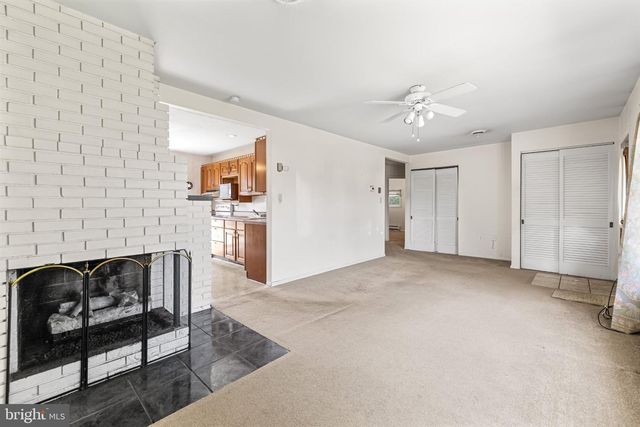 802 RICHWILL LN, York, PA 17404