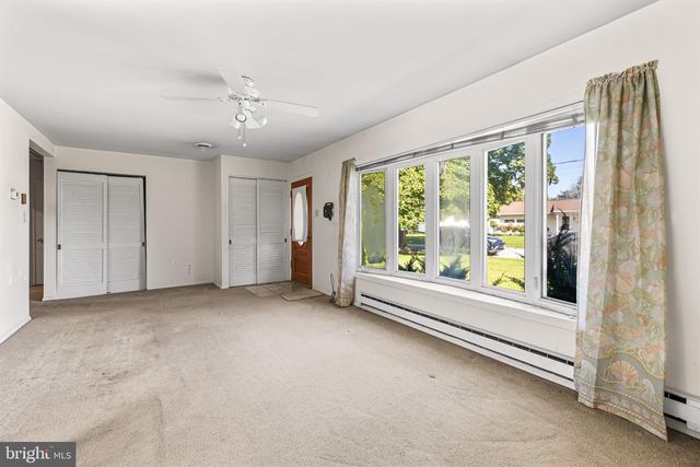 802 RICHWILL LN, York, PA 17404