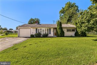 802 RICHWILL LN, York, PA 17404